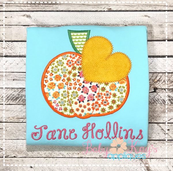 Pumpkin with Heart Leaf {Four Sizes}